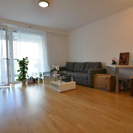 Apartment With Parking On Premise Wenen Buitenkant foto