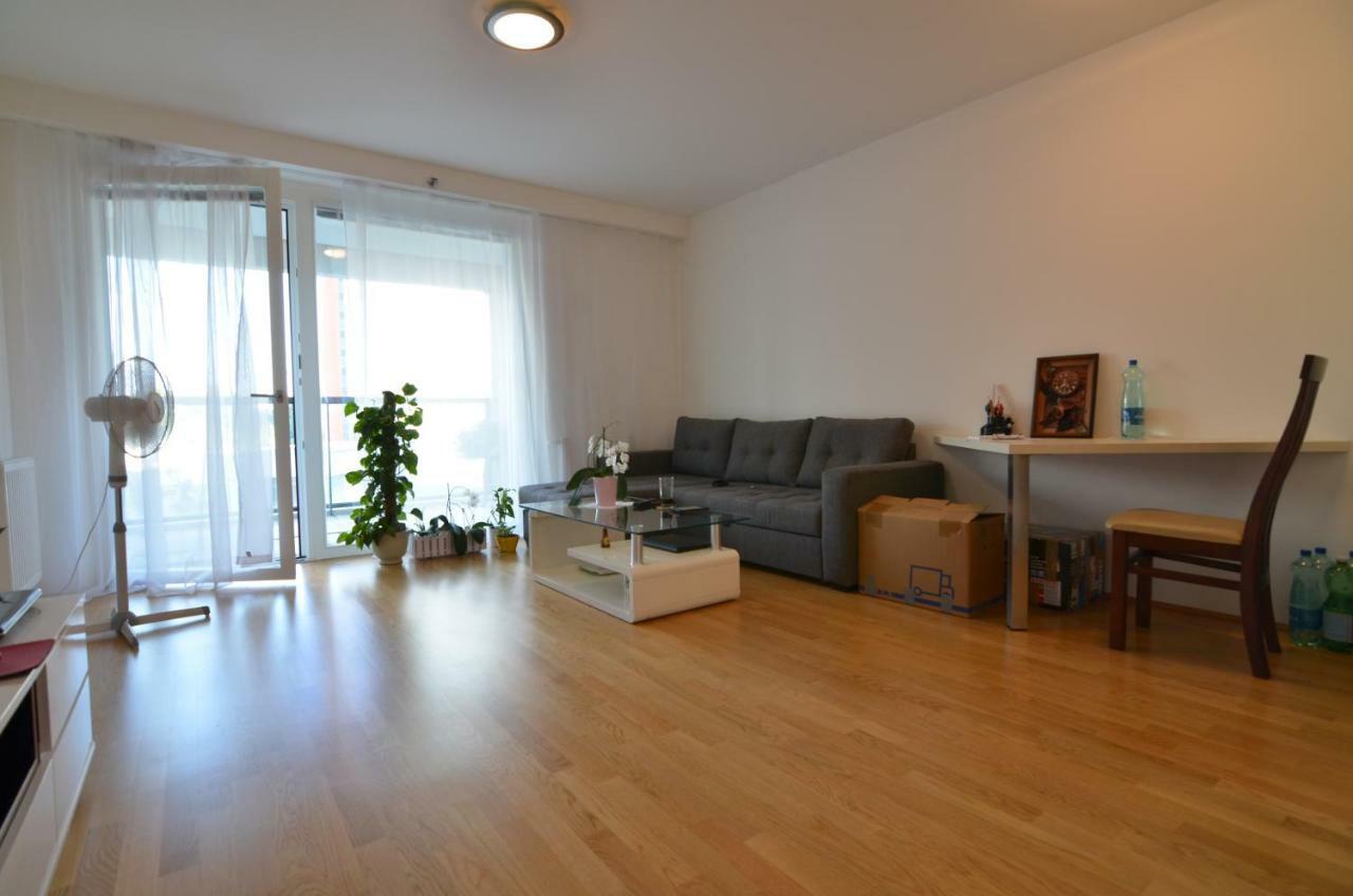 Apartment With Parking On Premise Wenen Buitenkant foto