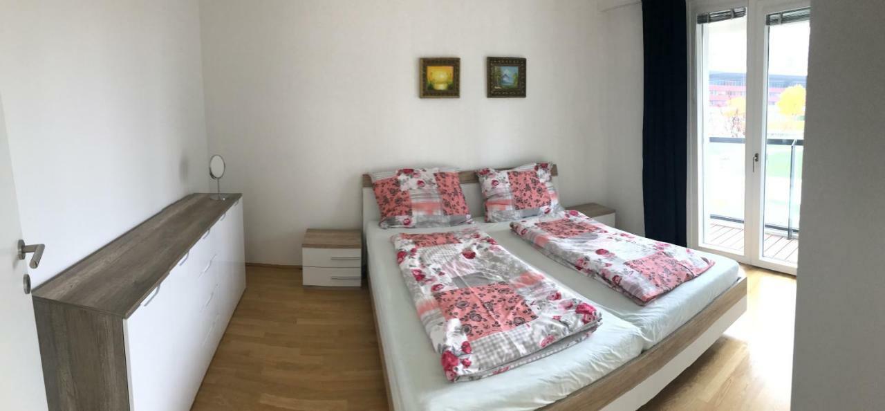 Apartment With Parking On Premise Wenen Buitenkant foto