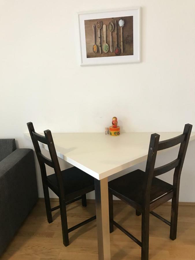 Apartment With Parking On Premise Wenen Buitenkant foto