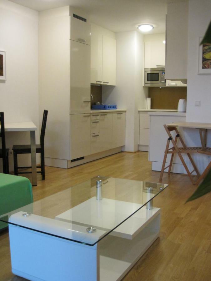 Apartment With Parking On Premise Wenen Buitenkant foto
