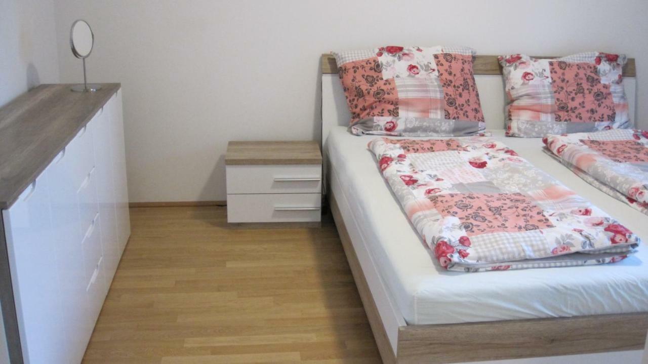 Apartment With Parking On Premise Wenen Buitenkant foto